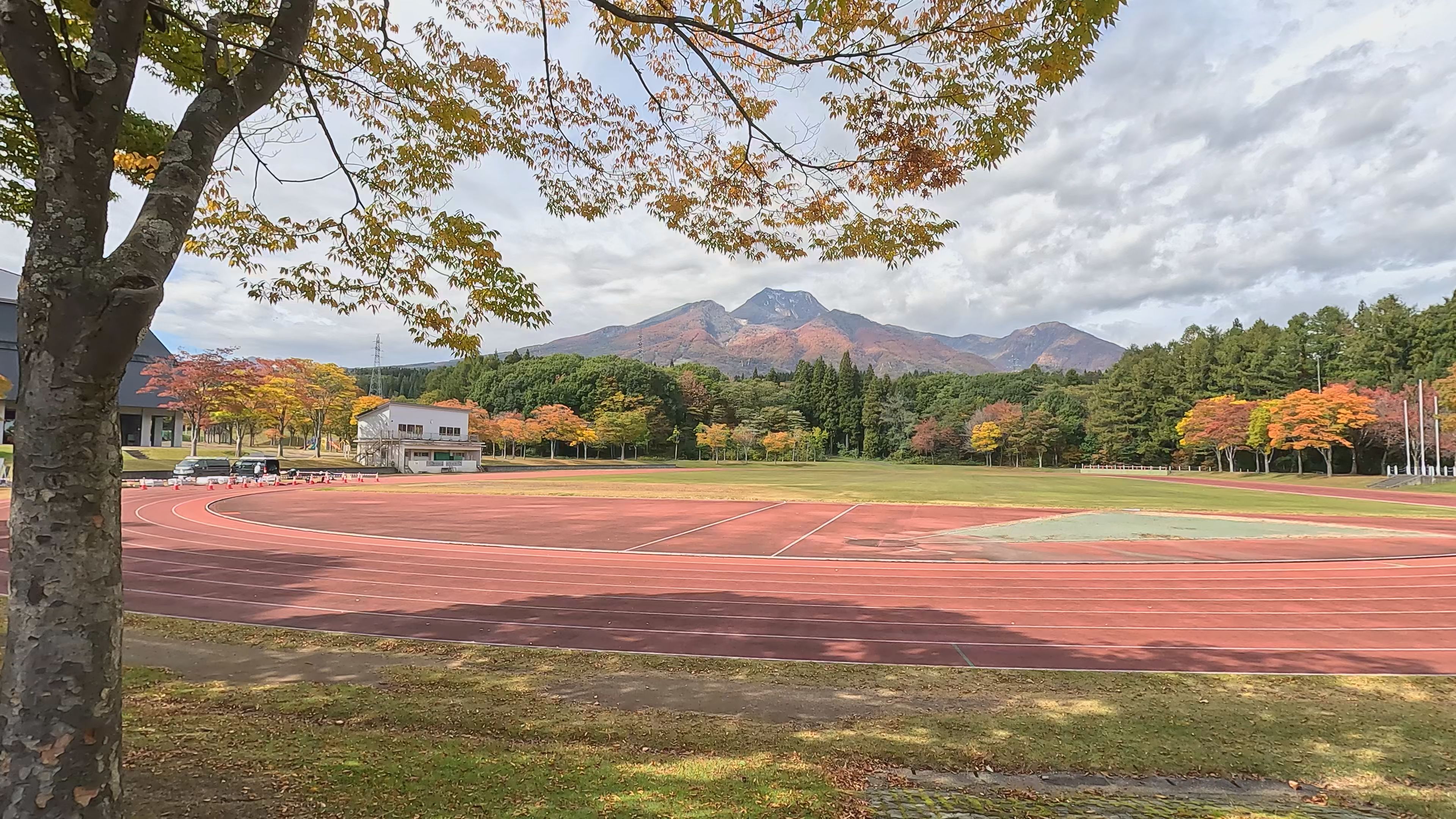 【動画】秋晴れの妙高高原スポーツ公園