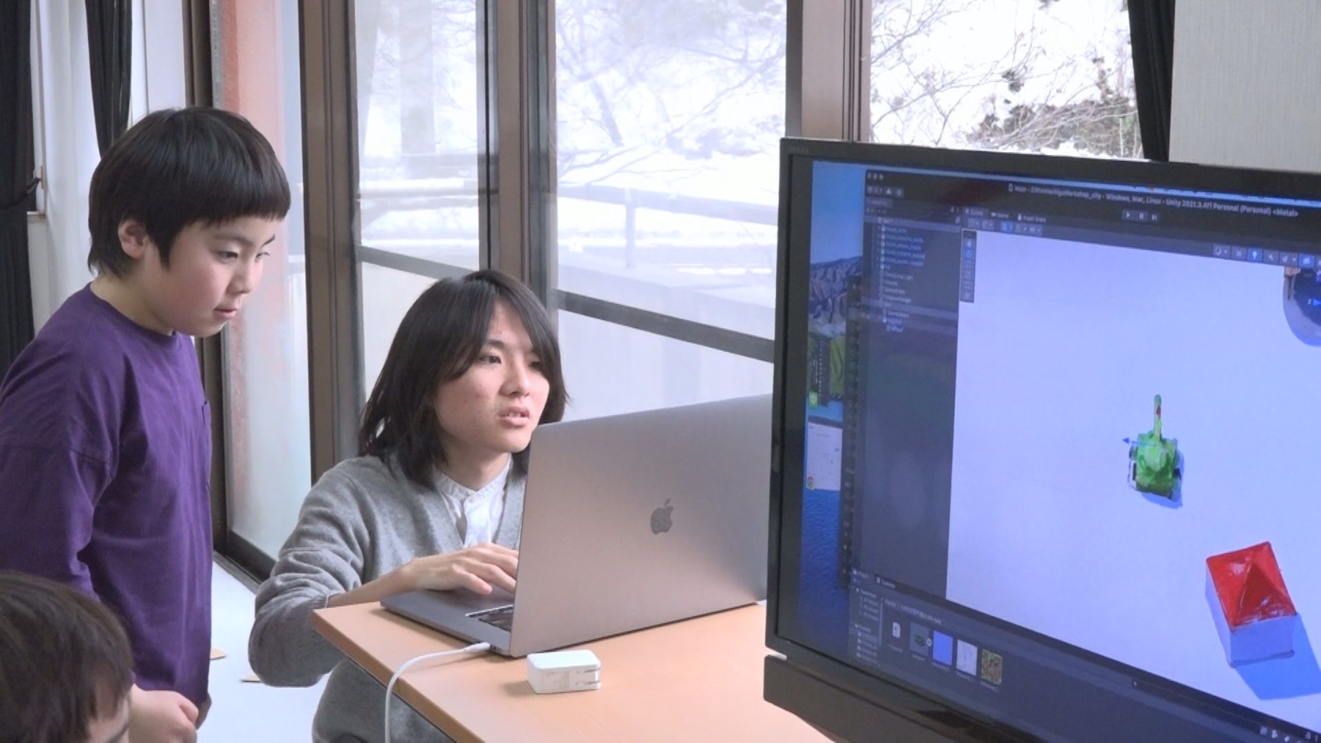 最先端！小学生がアナログとデジタルを融合した地域動画を制作中