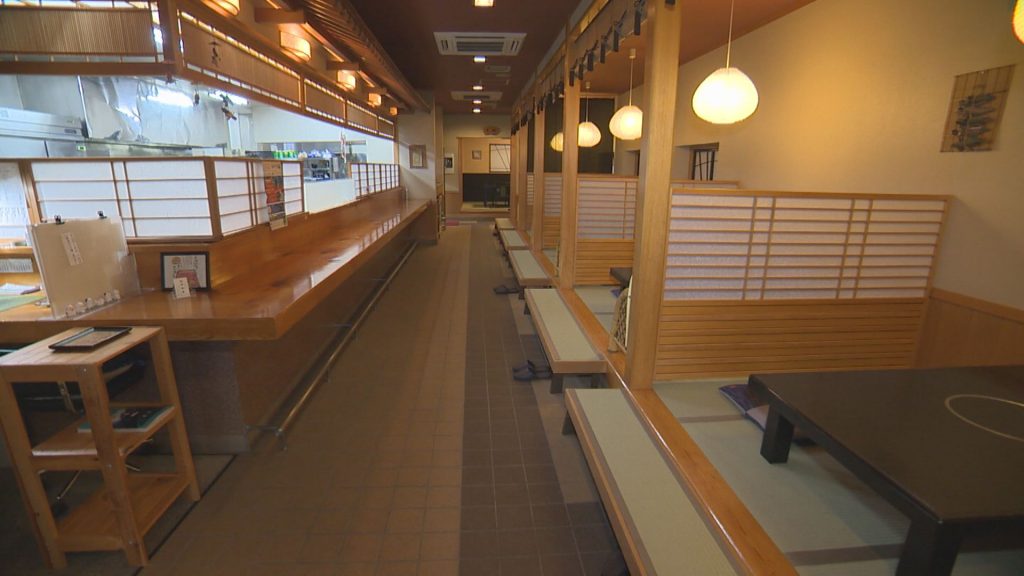 越後屋　店内