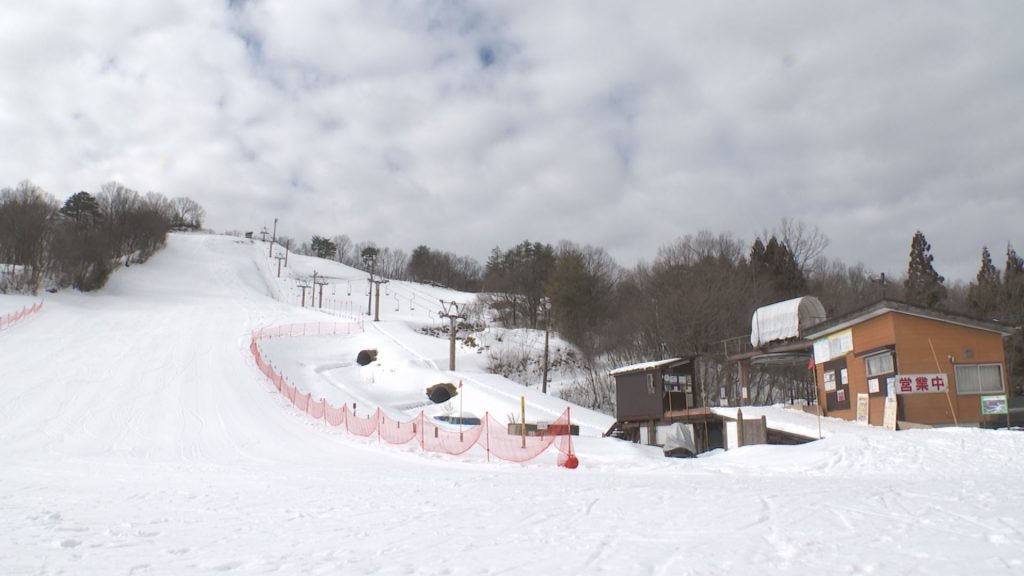 金谷山スキー場 雪不足のため15日(木)で休止