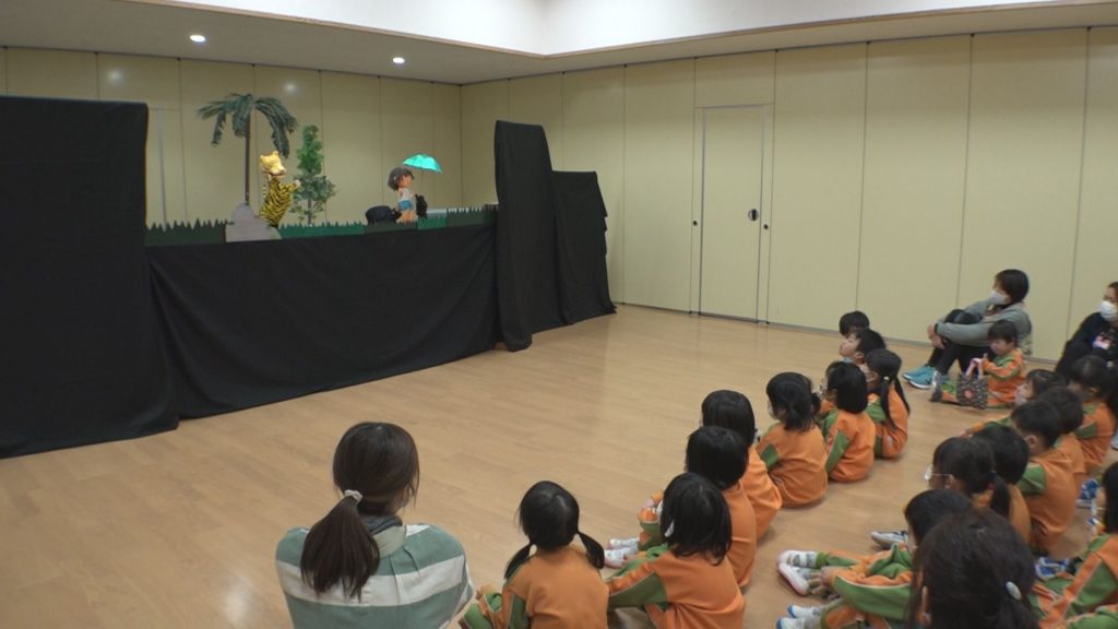240206_さくらこども園で人形劇