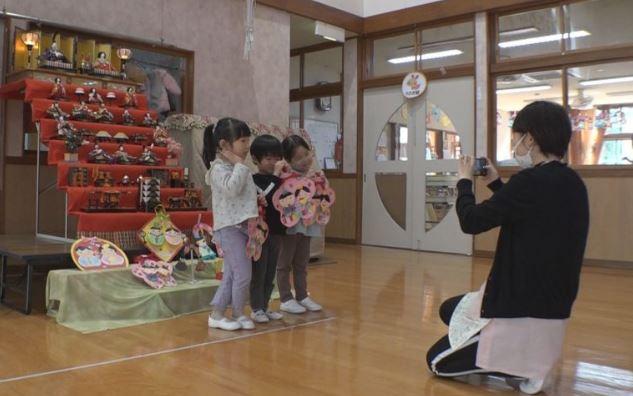 3月3日は「ひなまつり」 ほたる保育園の園児がクイズ楽しむ