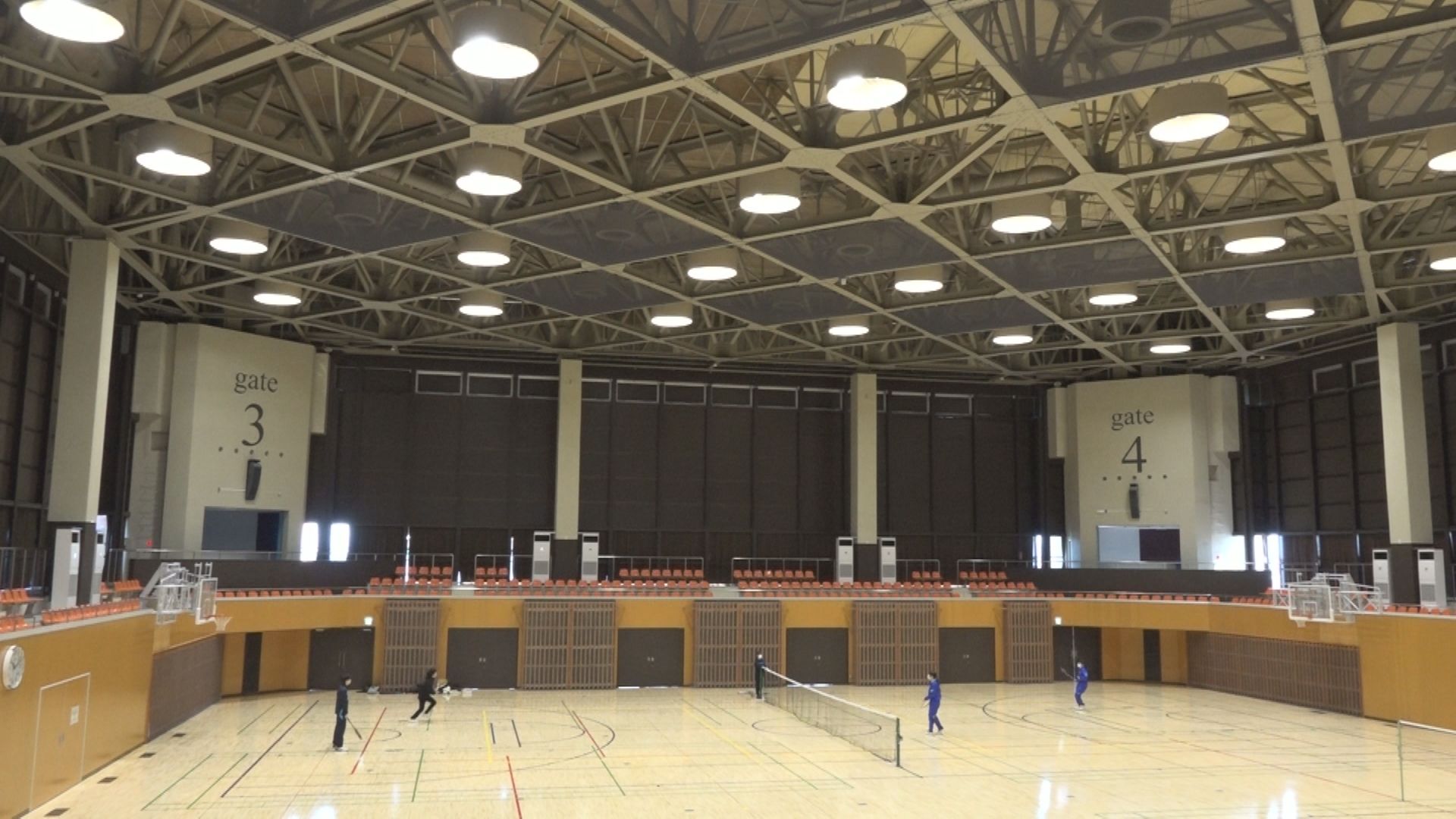地震被害を受けた上越市総合体育館 11日から利用再開