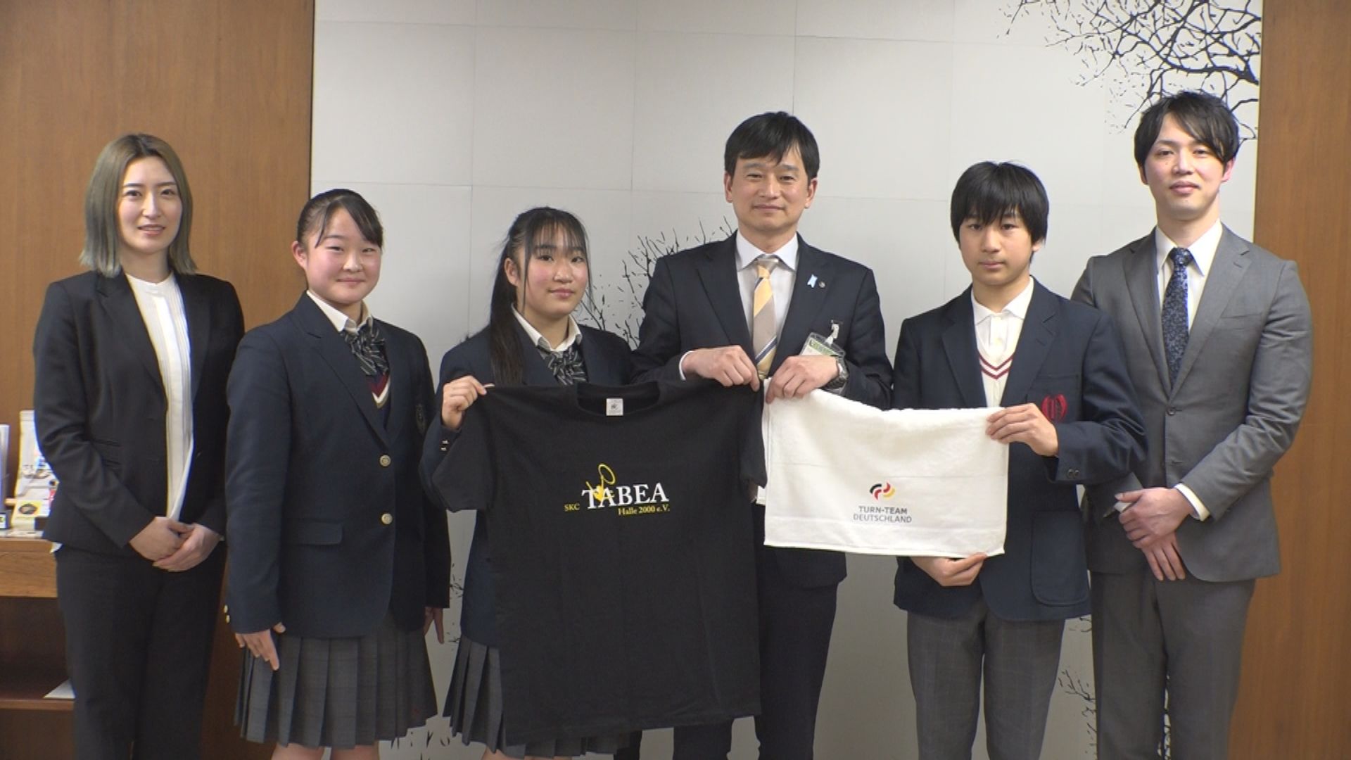ドイツでの学びを報告 上越市の体操ジュニア選手が中川市長を表敬訪問