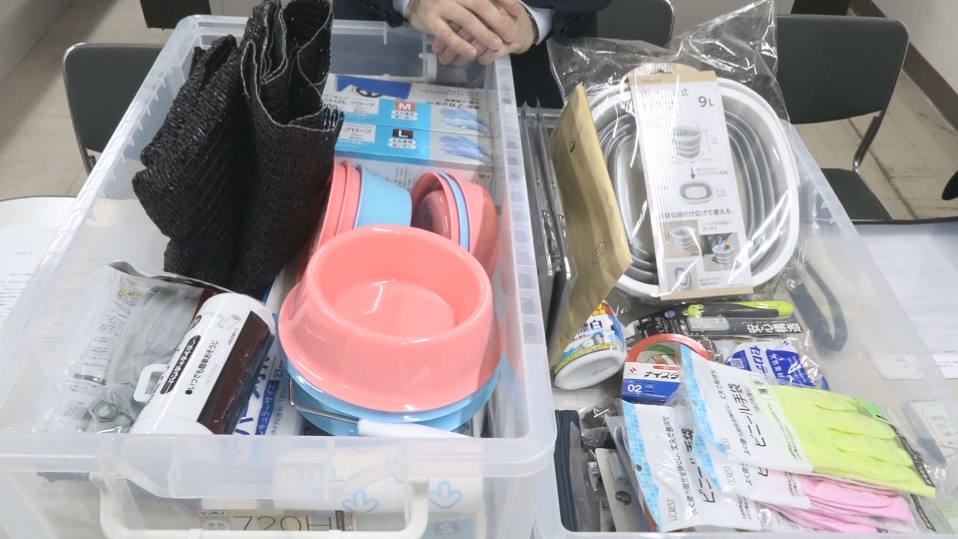 避難所ペット受入れをスムーズに 上越動物愛護協会がスターターキット寄贈