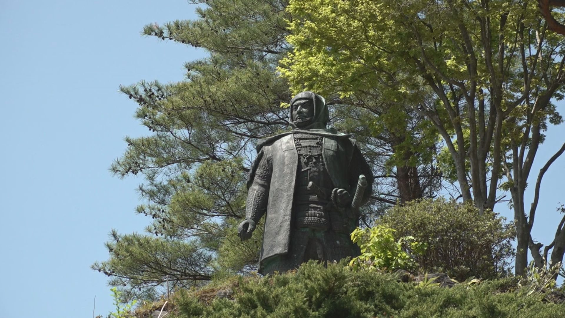 春日山城跡 本丸･二の丸などの復元困難　堀や土塁などの復元方法などを検討