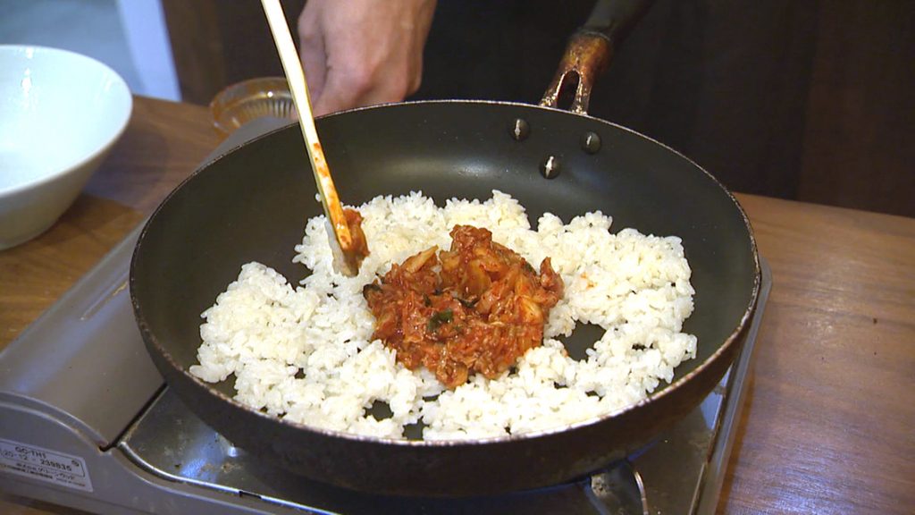 キムチから炒める