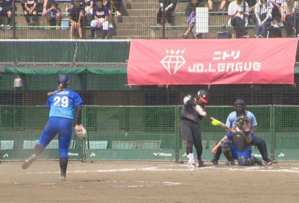 女子ソフト「JD.リーグ」 2日間で2100人が熱い声援！