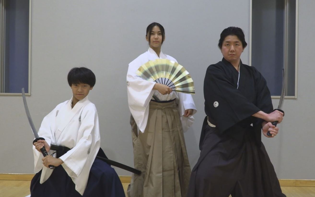 剣詩舞の東北大会に上越市から3人出場