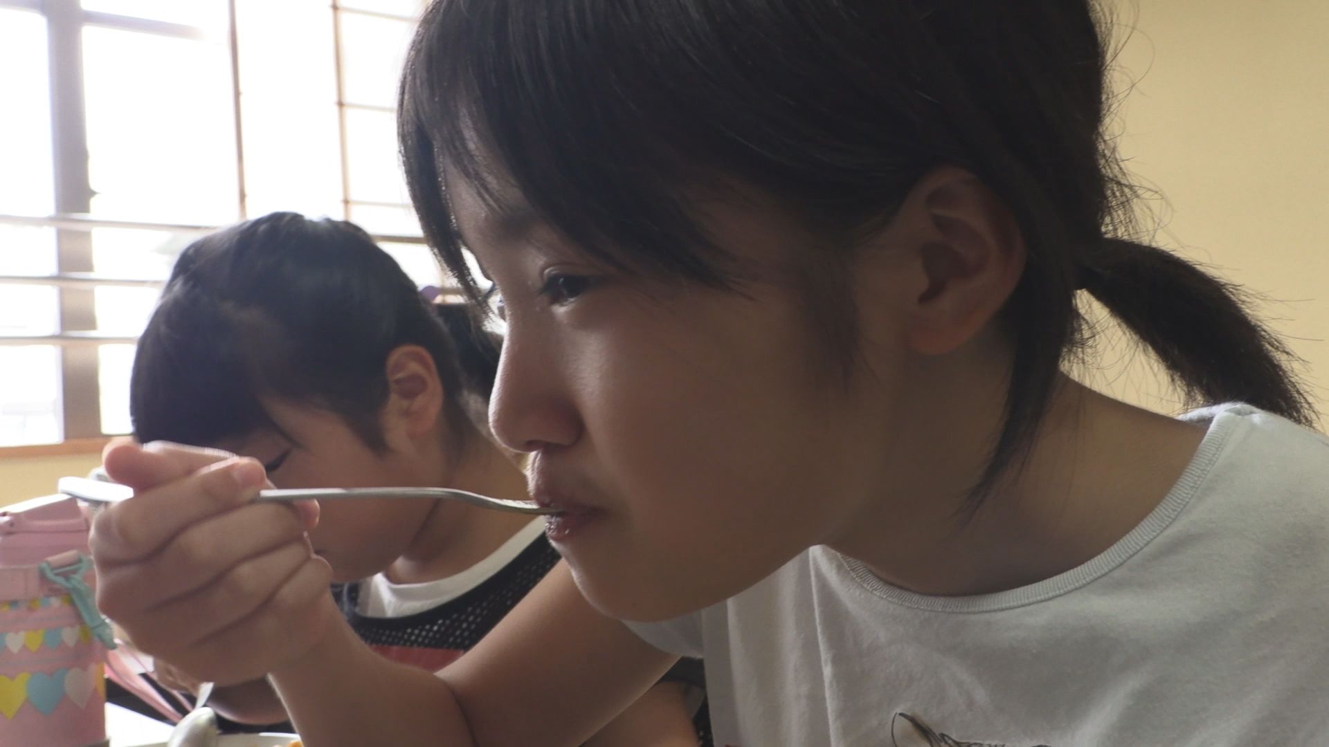 お腹も心も満たされました！児童とお年寄り 中郷区で令和の寺子屋開催