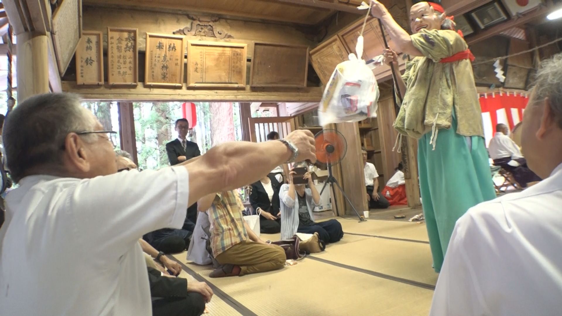 1200年続く伝統の例大祭が三和区五十君神社で開催　県文化財5年ぶりに公開