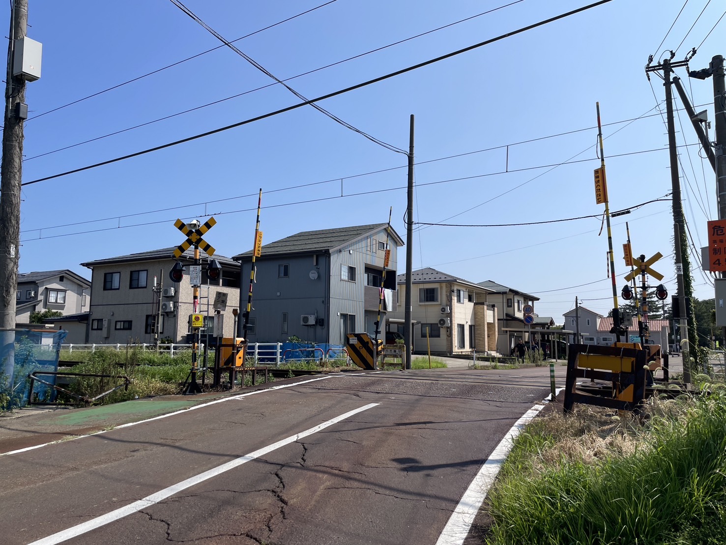 【更新】上越市藤新田の踏切近く 東京20代男性が列車にはねられ死亡 乗客にけがなし
