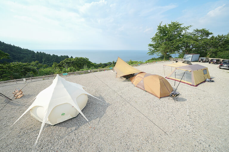 郷津海岸を一望！キャンプ場「デルマーレ」オープン