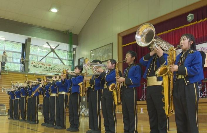 東頸中で初めての文化祭 マーチング演奏披露♪