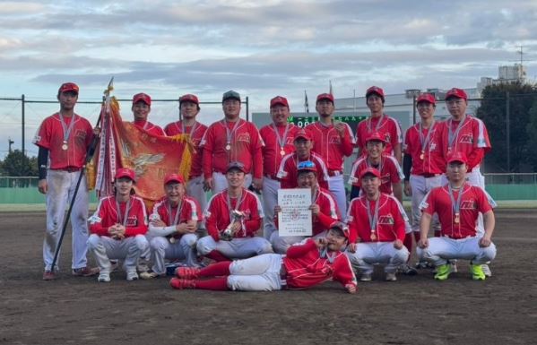 軟式野球の全国大会で初優勝！「三井企画野球倶楽部」