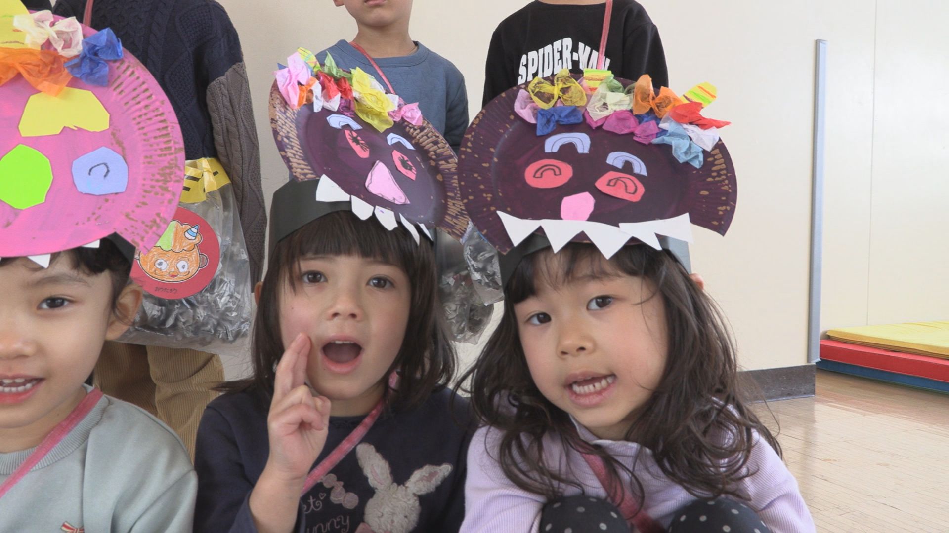 かわいい鬼が勢ぞろい　中郷保育園で豆まき