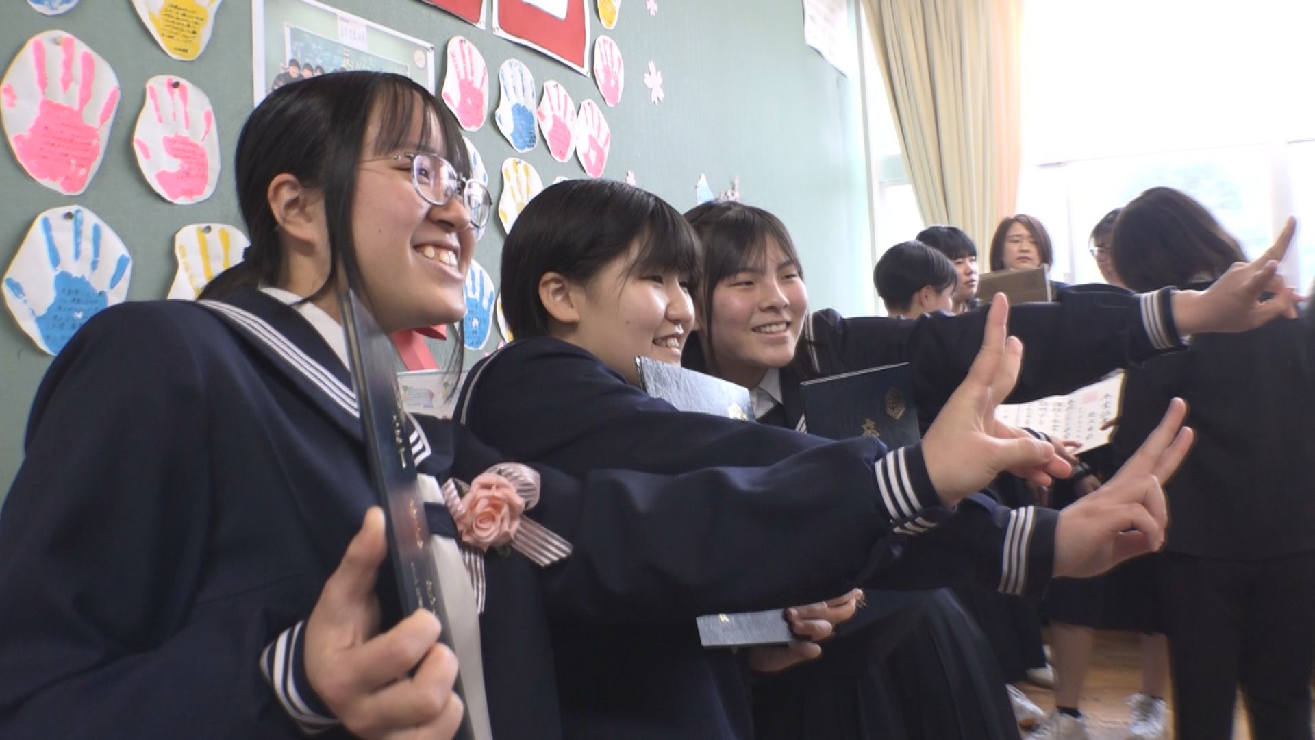 東頸中学校 初めての卒業式 27人が学び舎をあとに