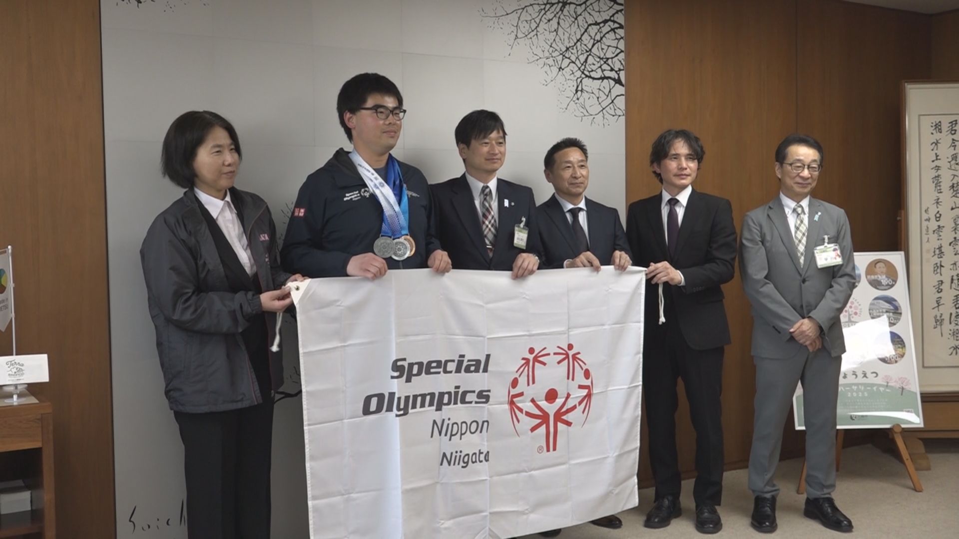 スペシャルオリンピックスでメダル獲得！上越市出身 押山優樹選手が中川市長に結果報告