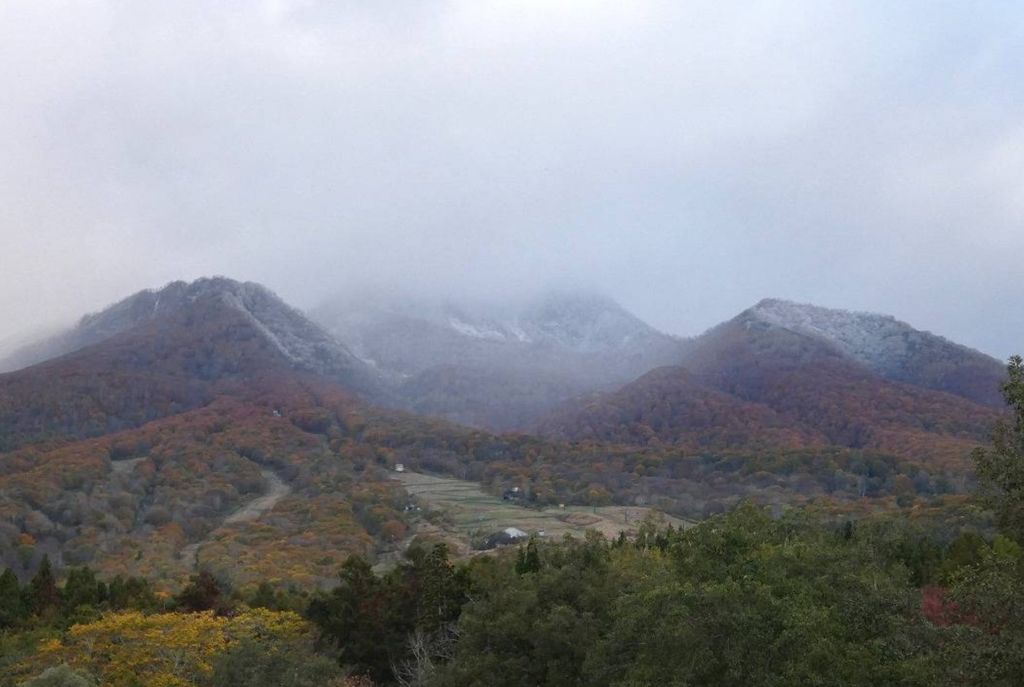 妙高山が初冠雪 11月中旬～下旬並みの寒さに
