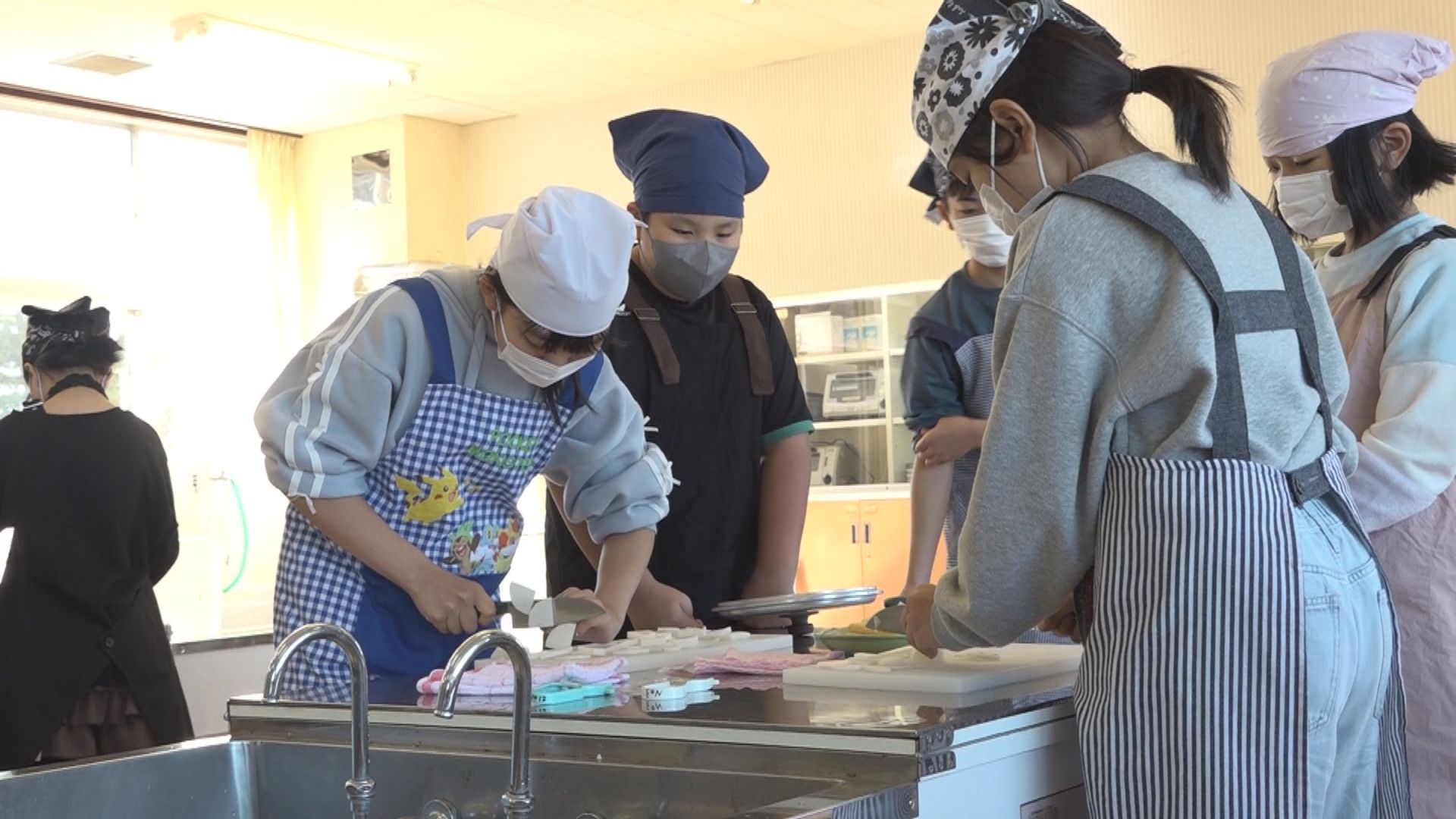 大瀁小5年生「さかきん発酵鍋」作りに挑戦！