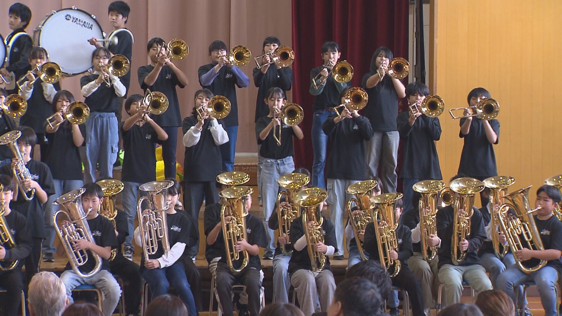 伝統の金管活動に幕 春日小6年生が最後の演奏♪