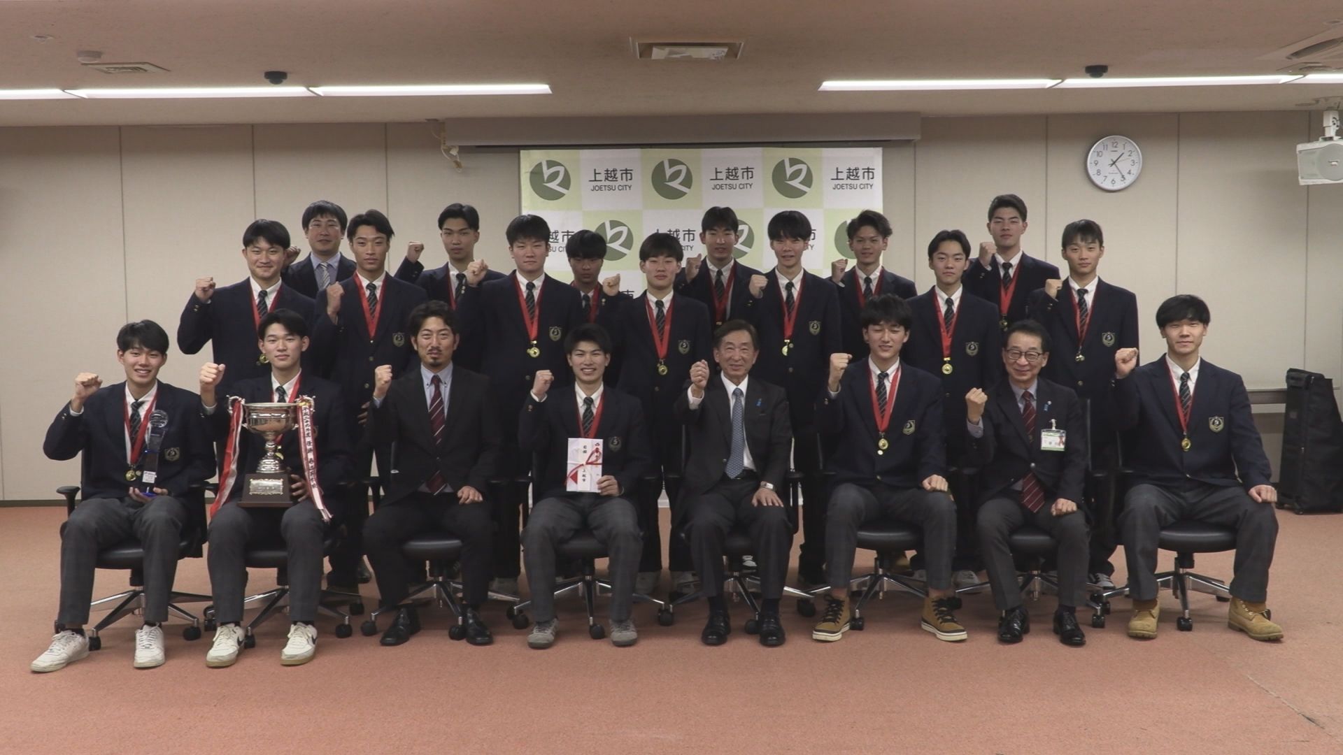 目標は春高ベスト8  関根学園男子バレーボール部 決意語る