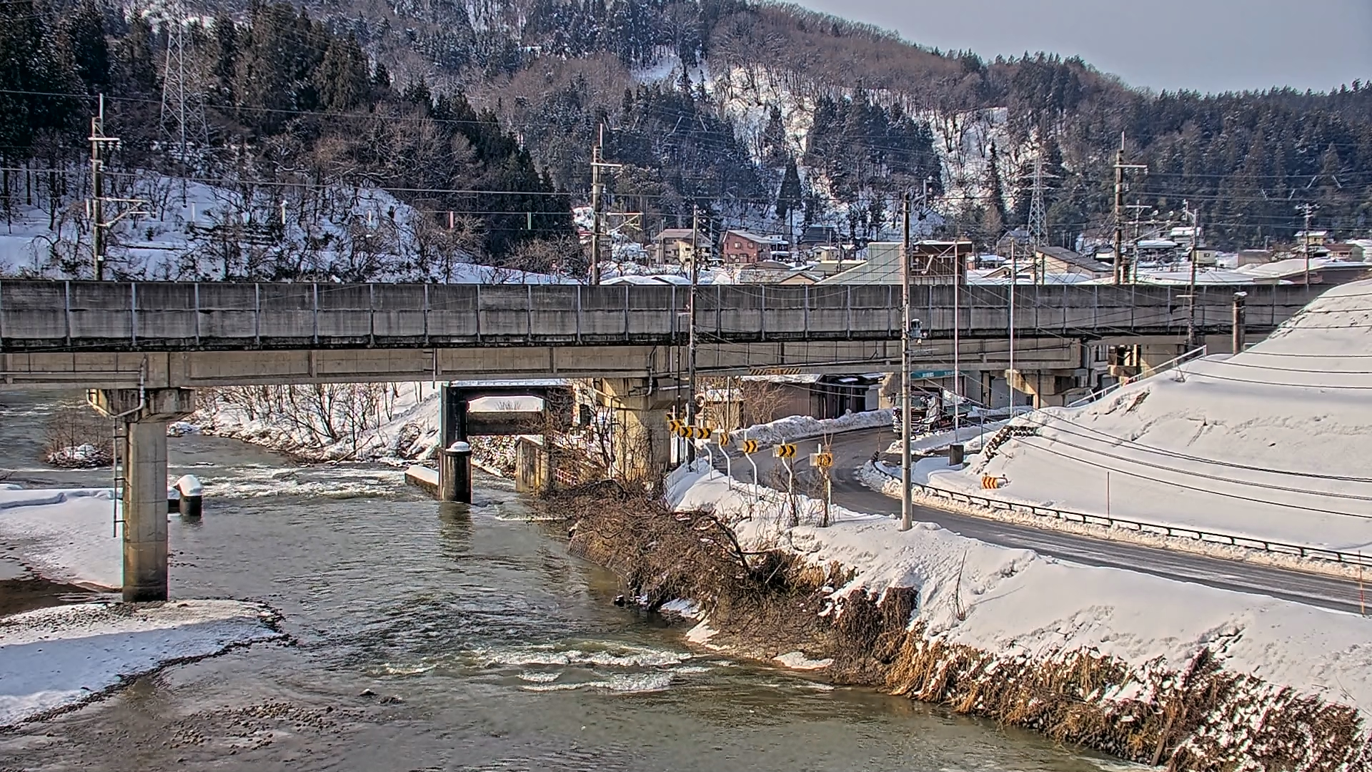 上越妙高タウン情報 ライブカメラに上越市「R253 浦川原区 有島」追加