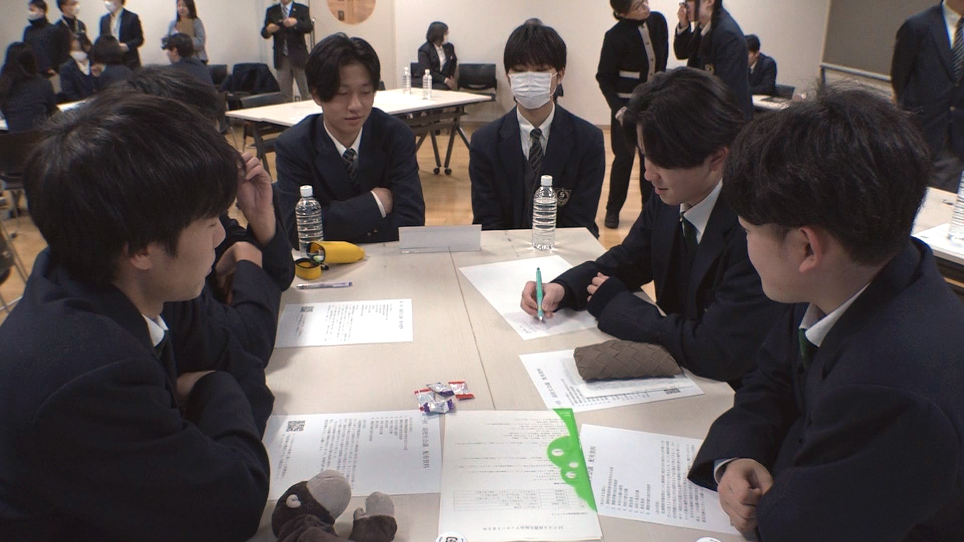 住み続けたくなるまちとは？ 高校生がアイデアを出し合う「第一回高校生会議」