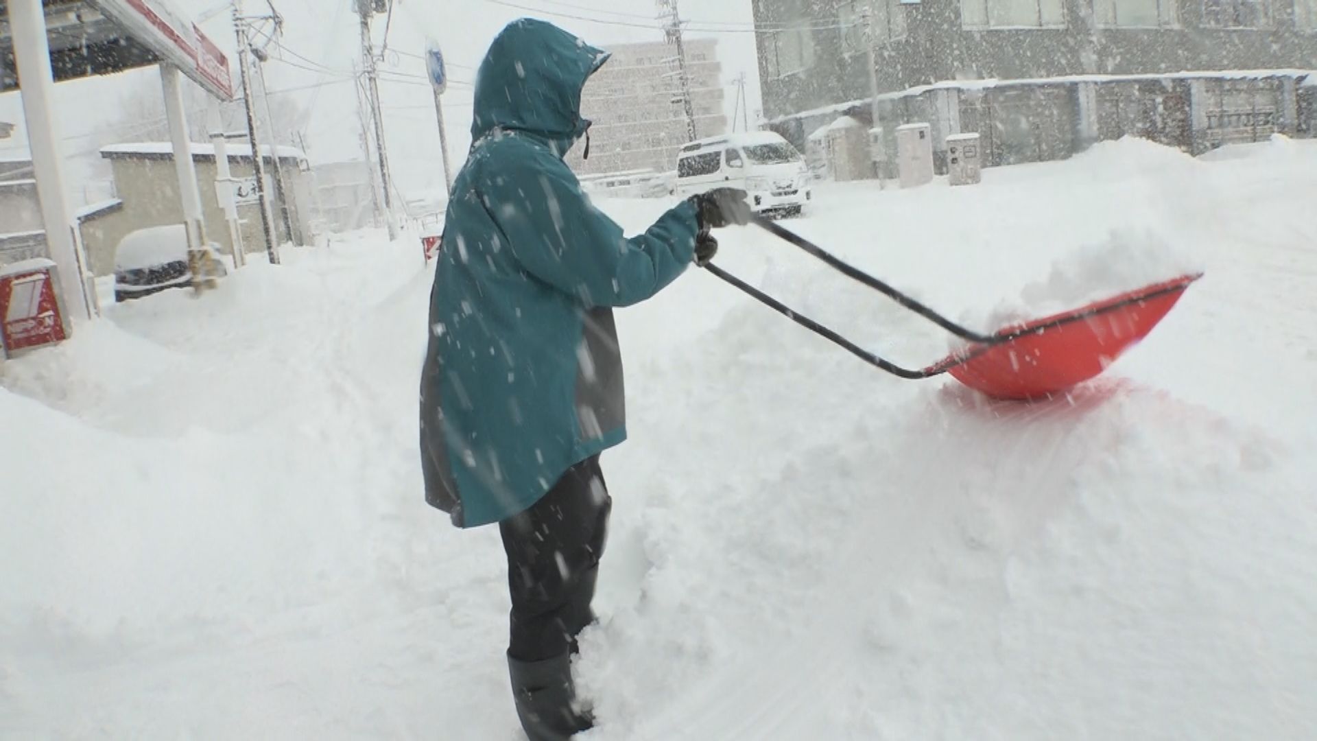 上越市高田 積雪1メートル超える 週末も引き続き大雪などに注意