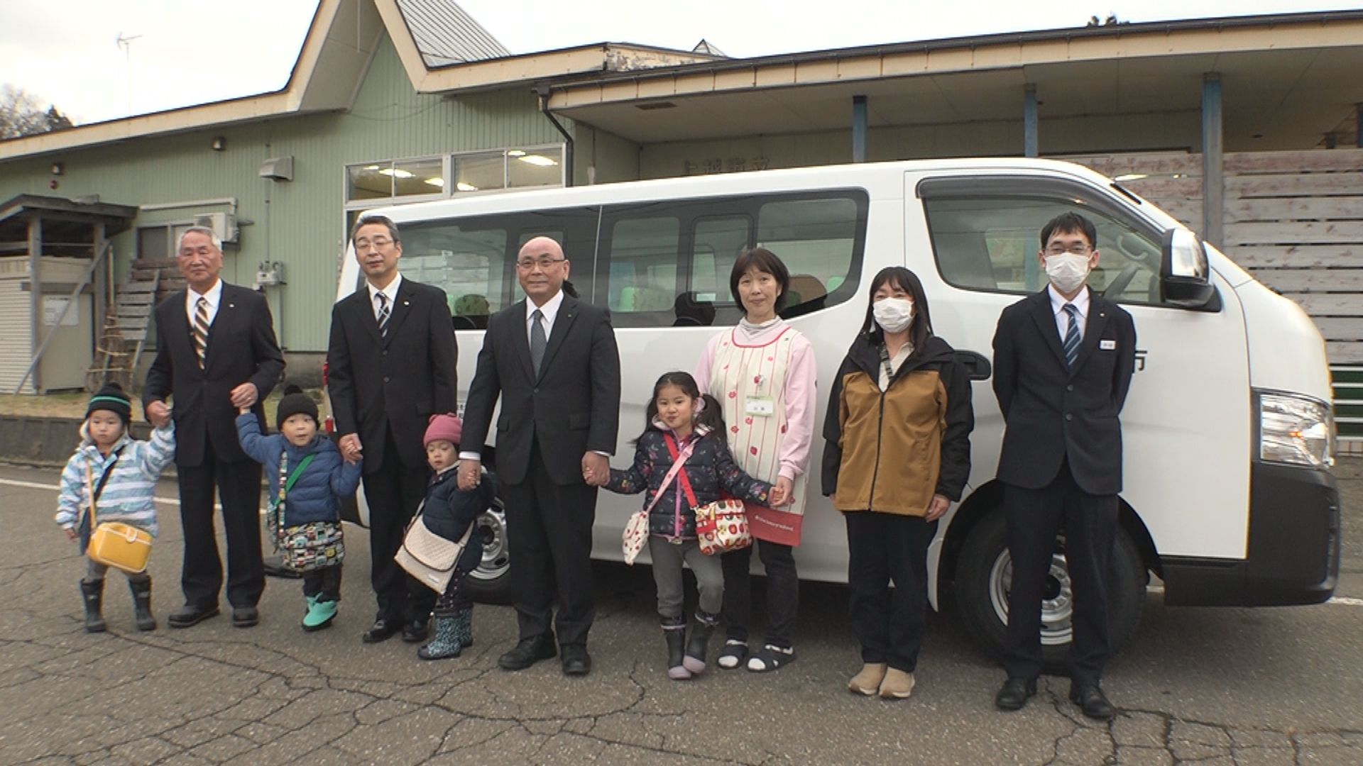 企業版ふるさと納税制度を活用 柿崎区の保育園に新通園バス