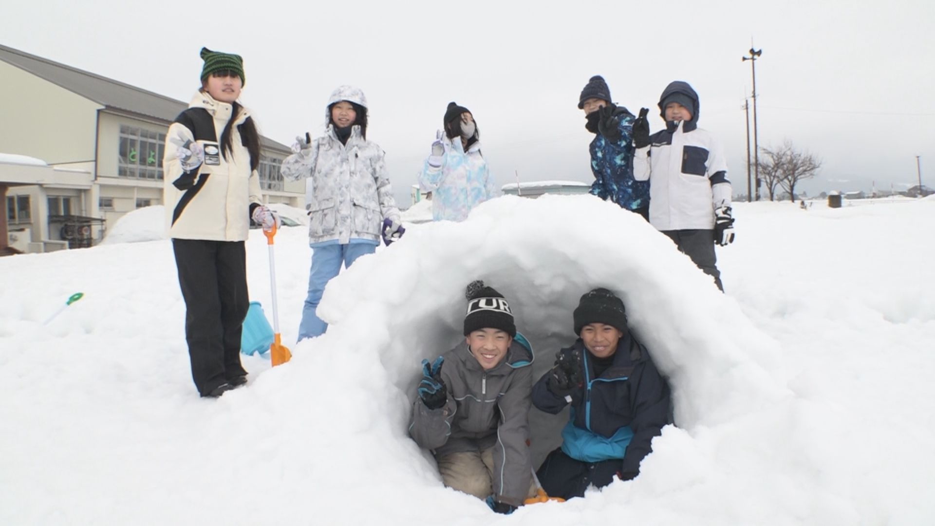 板倉の偉人が縁 宮古島児童が豊原小で雪遊び体験！