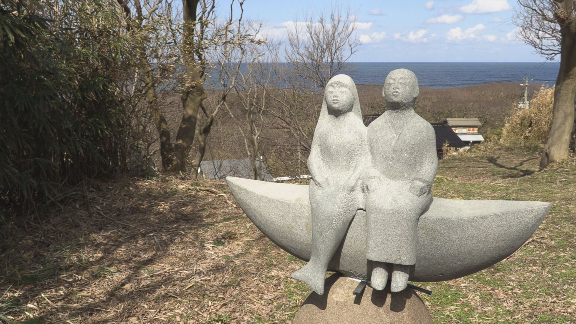 地元の伝説を後世に 雁子浜に人魚像設置