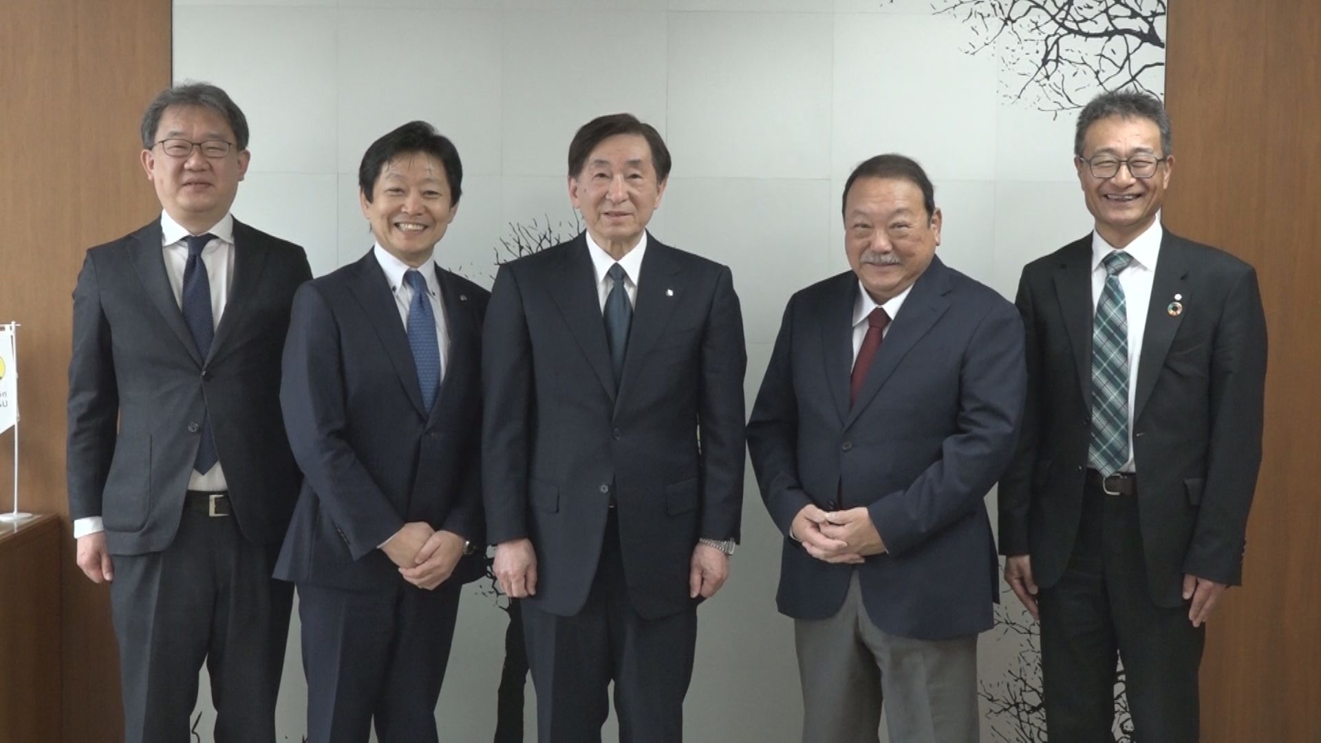 青年海外協力隊の支援団体が上越市長に協力求める