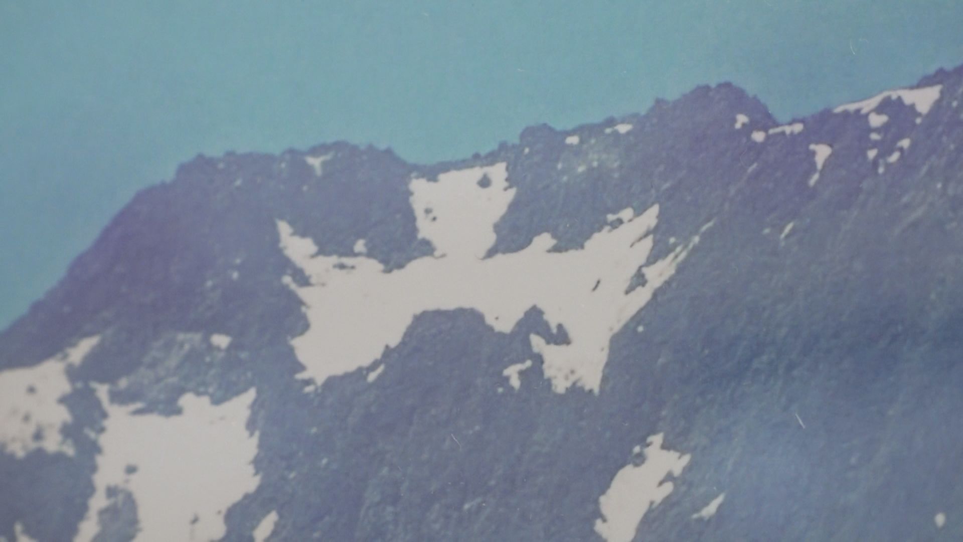 はね馬だけではありません！「妙高山の雪形展」まちなか+で開催中