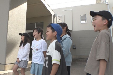 八千浦小学校で小中合同あいさつ運動