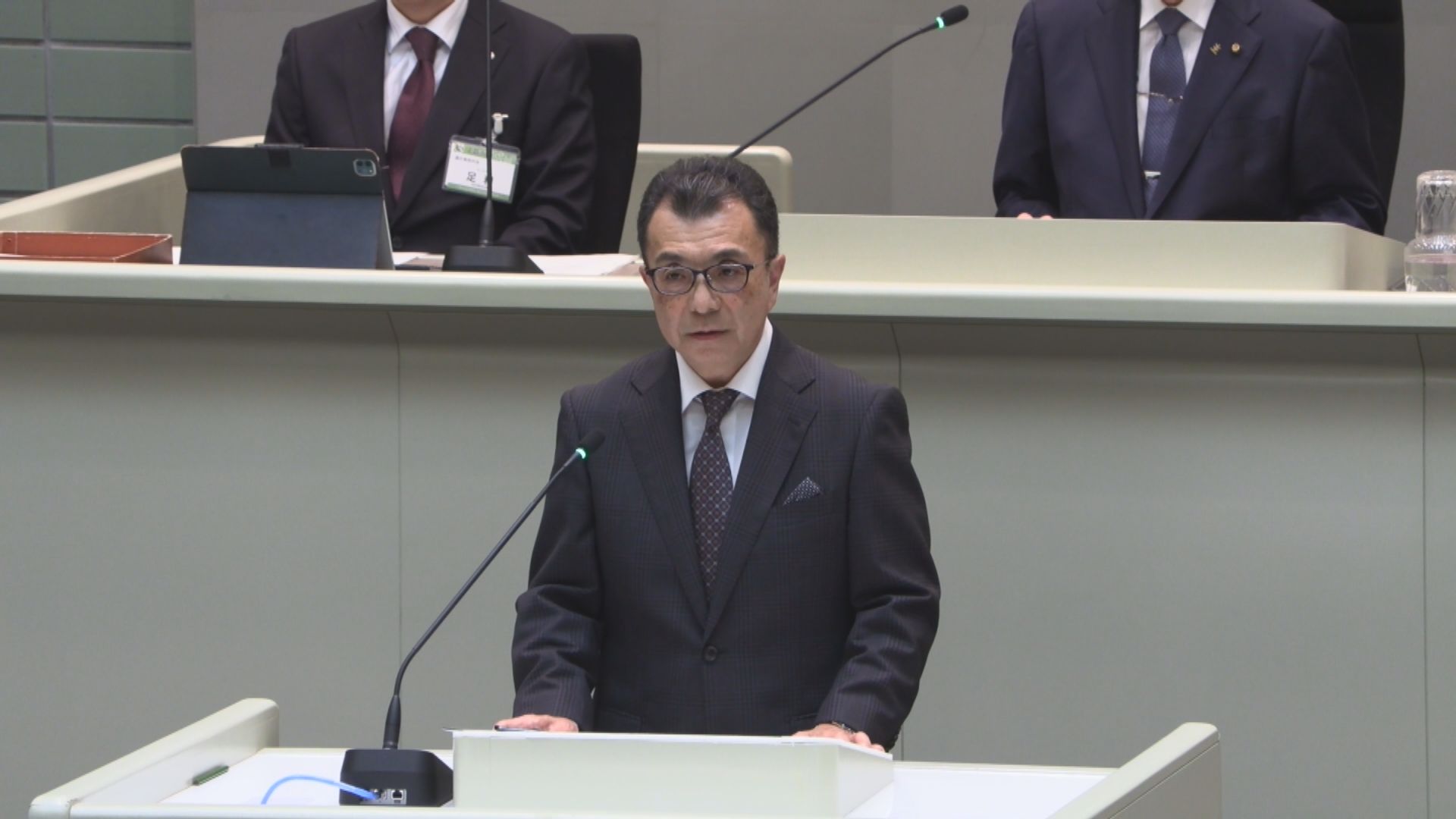 上越市の新教育長に佐藤理仁氏 早川教育長は来月勇退