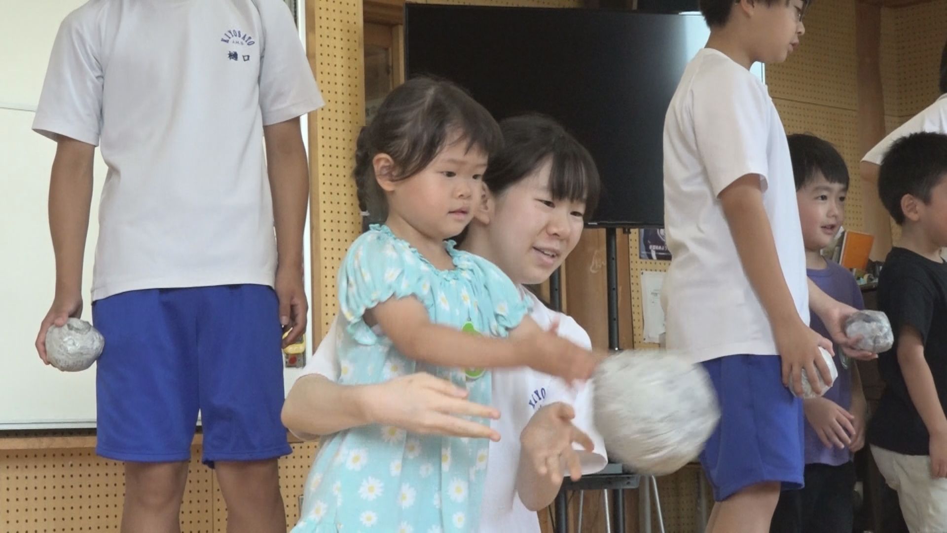 人間関係づくりプロジェクト！清里中生徒が地元園児を招いて交流