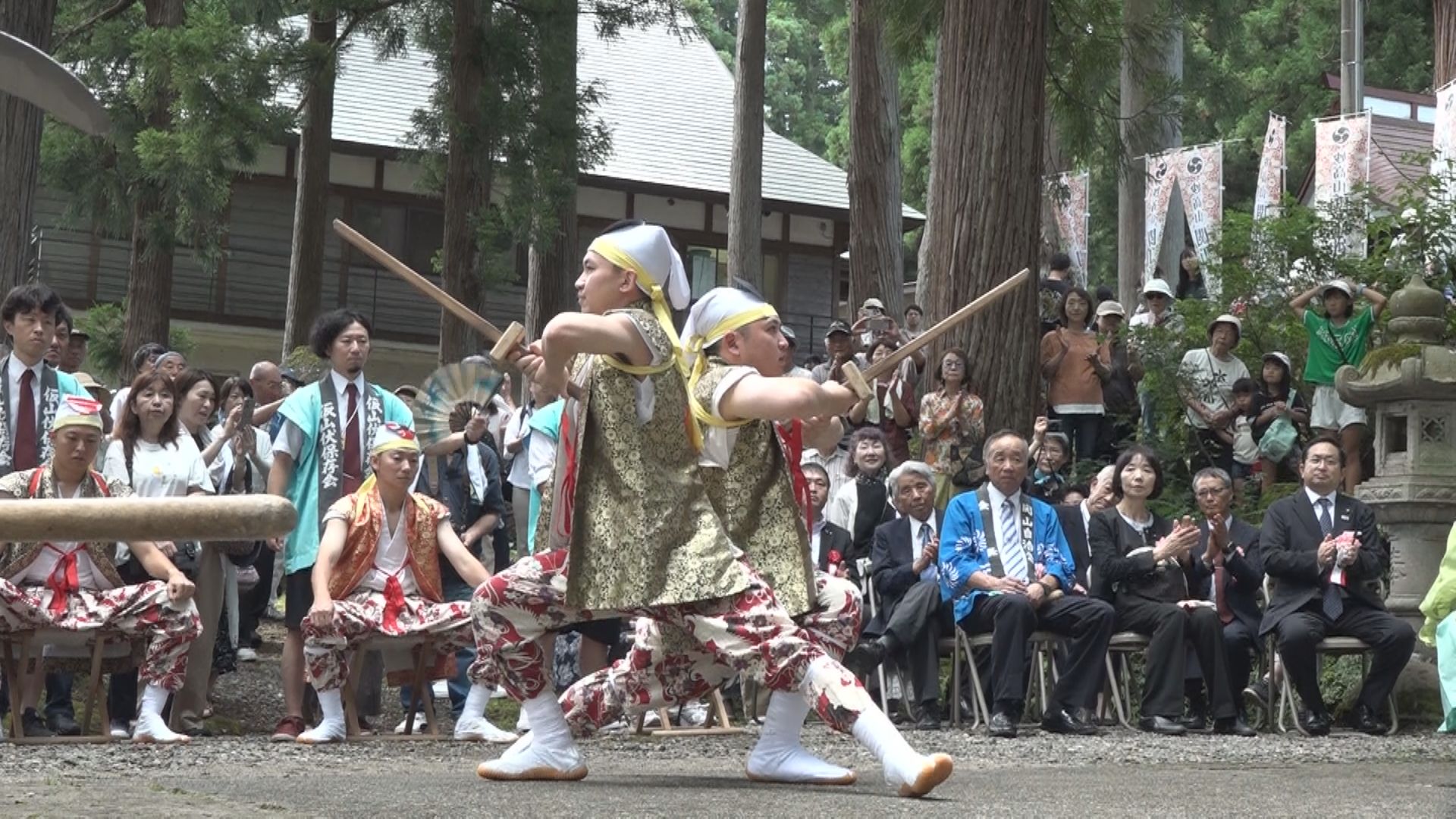 関山神社「火祭り」伝統の仮山伏の演武披露！
