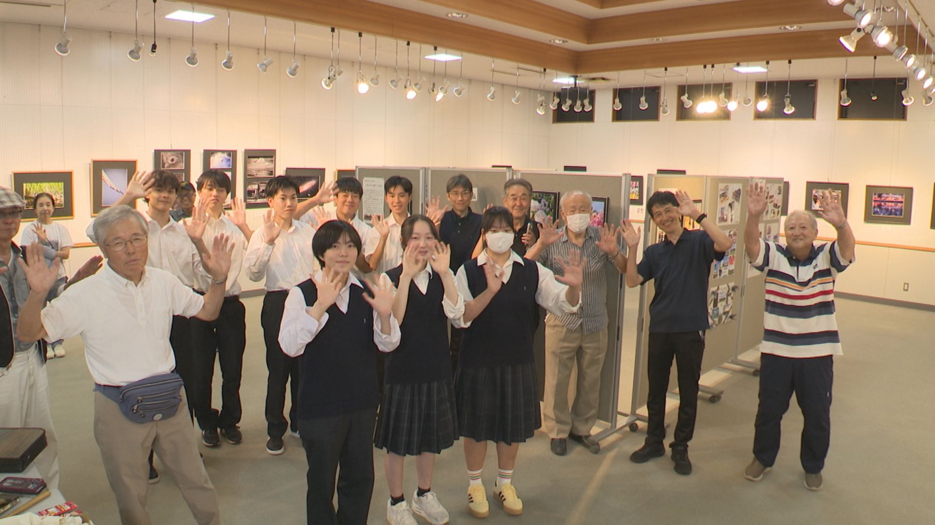 写真家族×上越高校写真部 コラボ展2日(日)まで開催