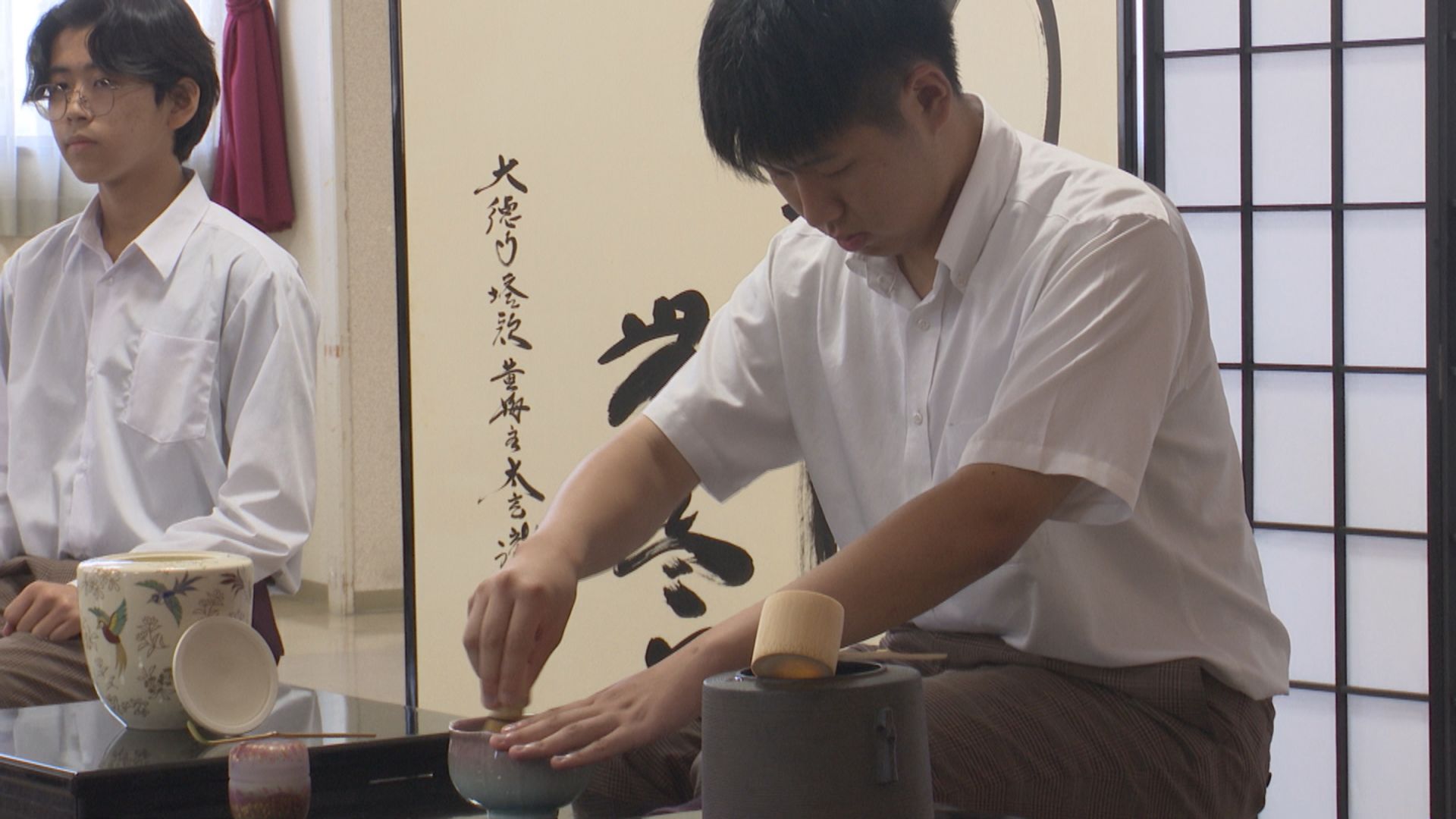 お点前披露 上越市で県内高校茶道部の合同茶会