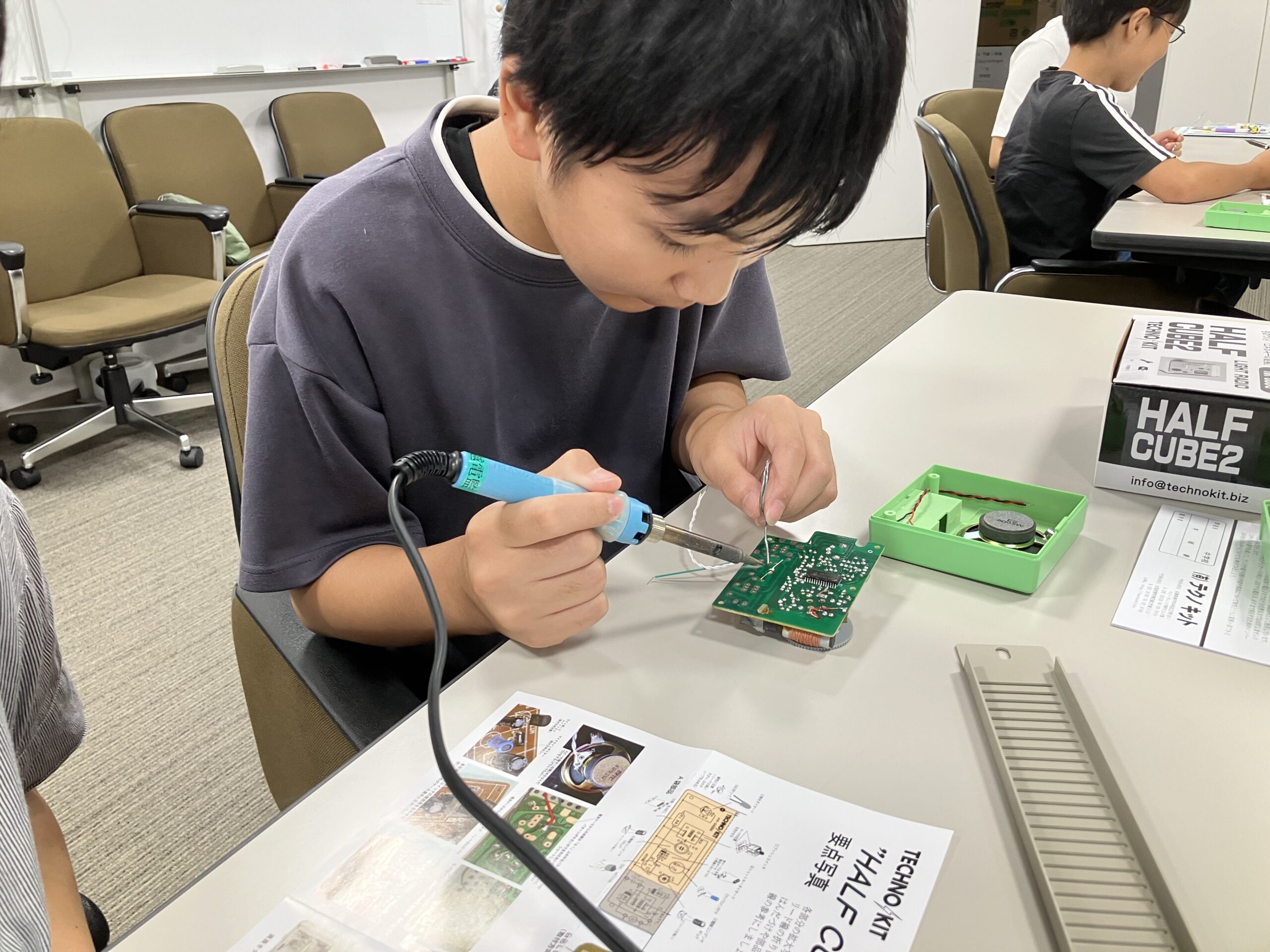 親子でラジオ作りに挑戦！11月にJCVで工作教室開催