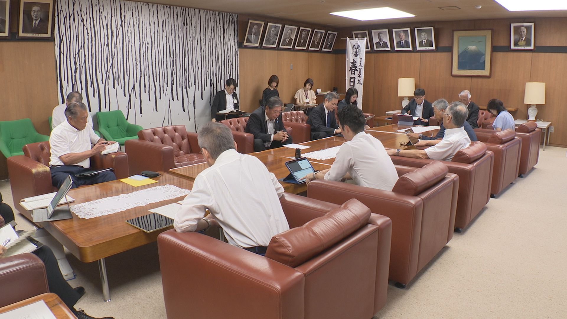 上越市議会 議員定数めぐる議論継続へ  特別委員会再設置提案