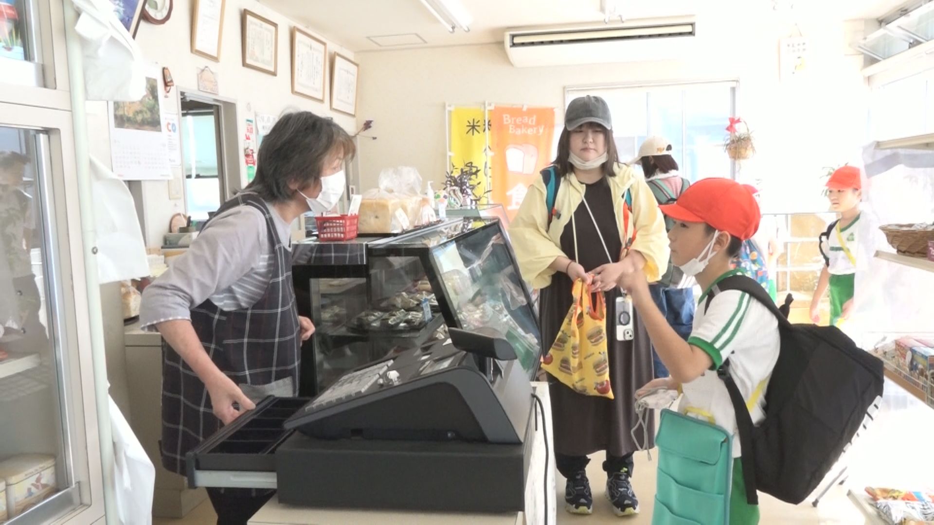 親子で巡る校区の「お宝スポット」南本町小3年生が魅力紹介