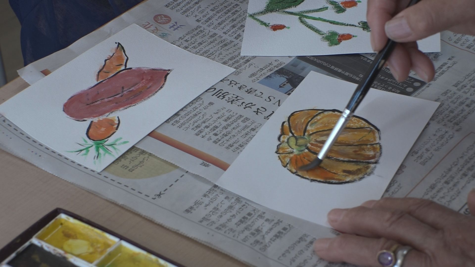 絵手紙で広がる地域の輪  公民館教室で作品完成