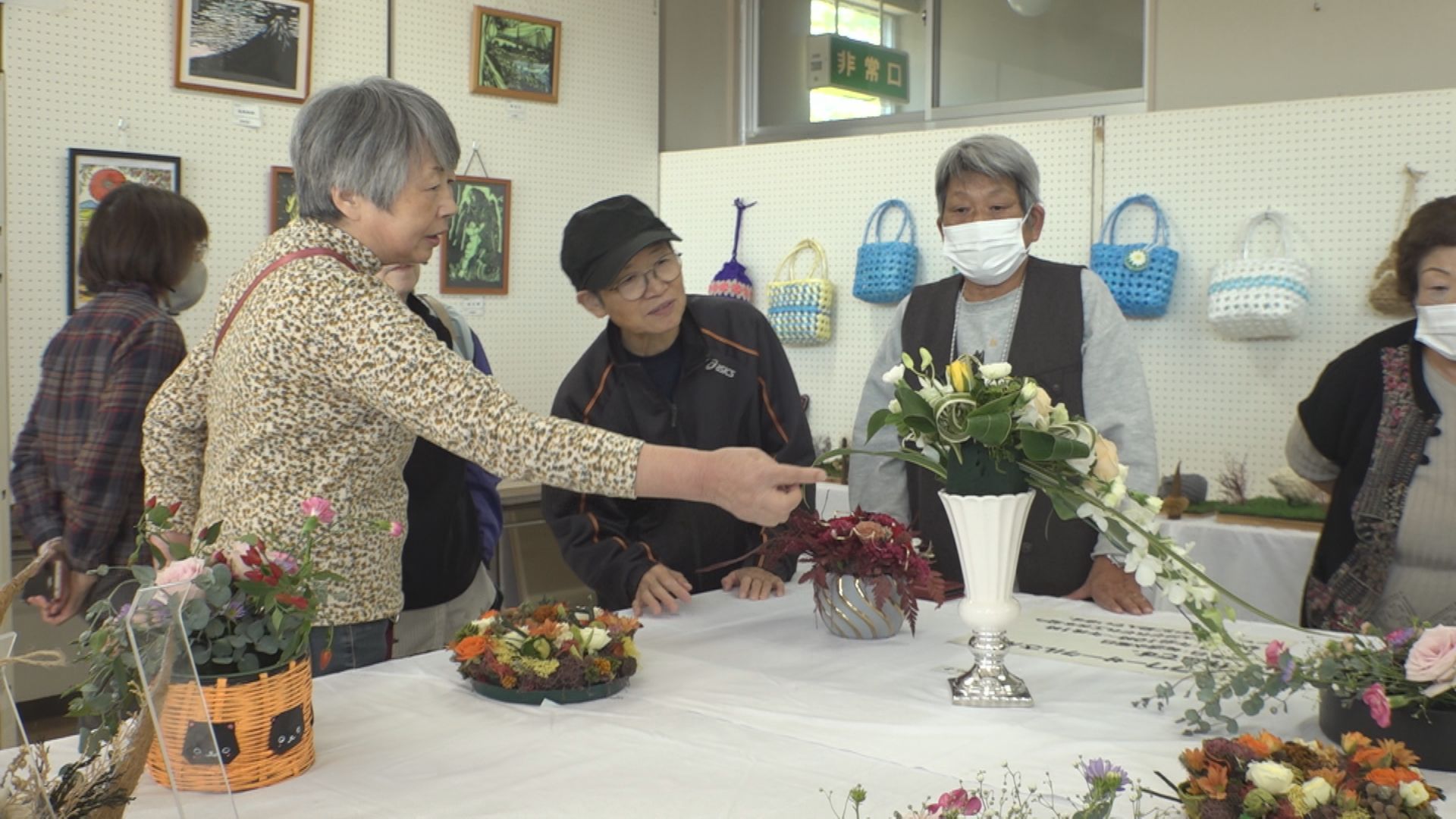 新道交流発表会 切り絵や手芸など地域の力作を展示