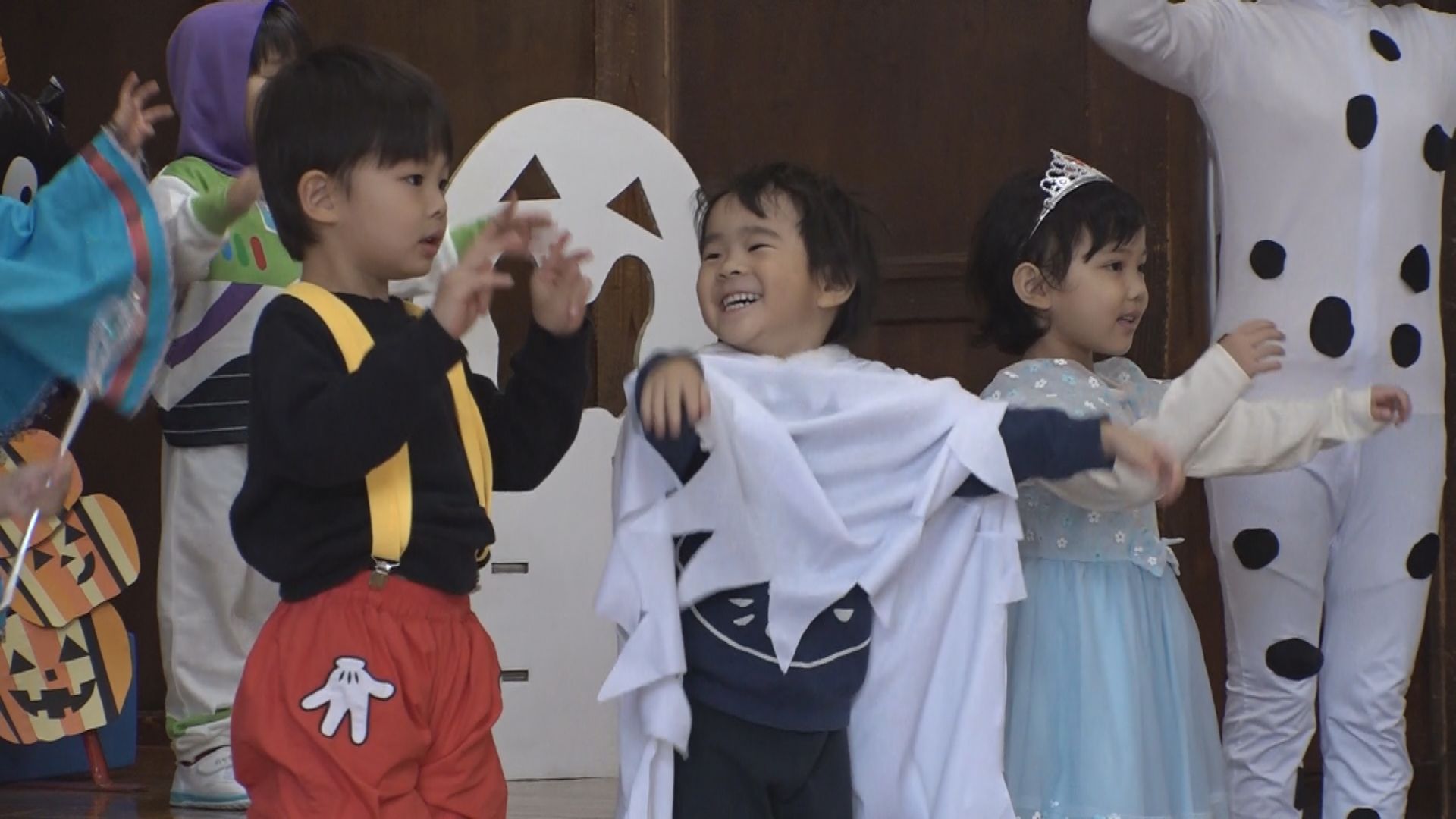お姫さまや魔法使いに変身！もみじ幼稚園でハロウィーンパーティー