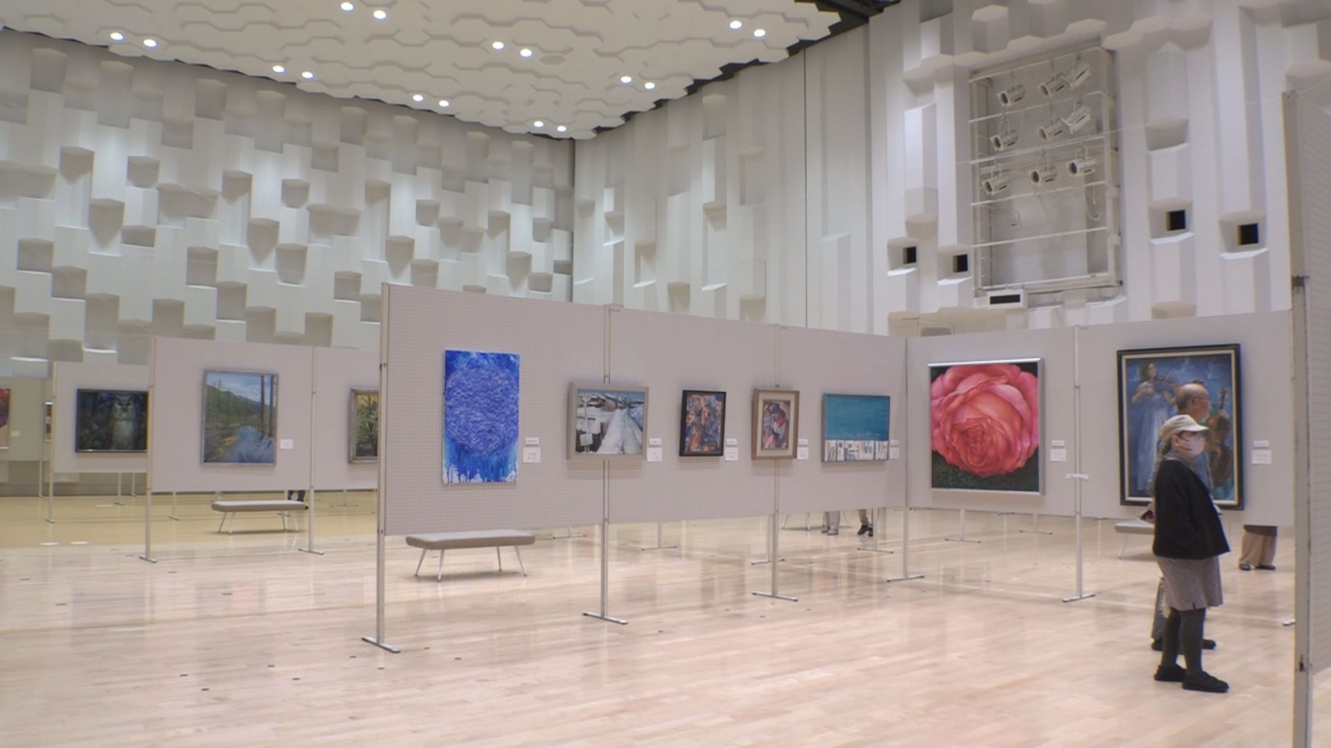 力作315点 芸術の秋彩る！上越市美術展覧会「市展」12日まで